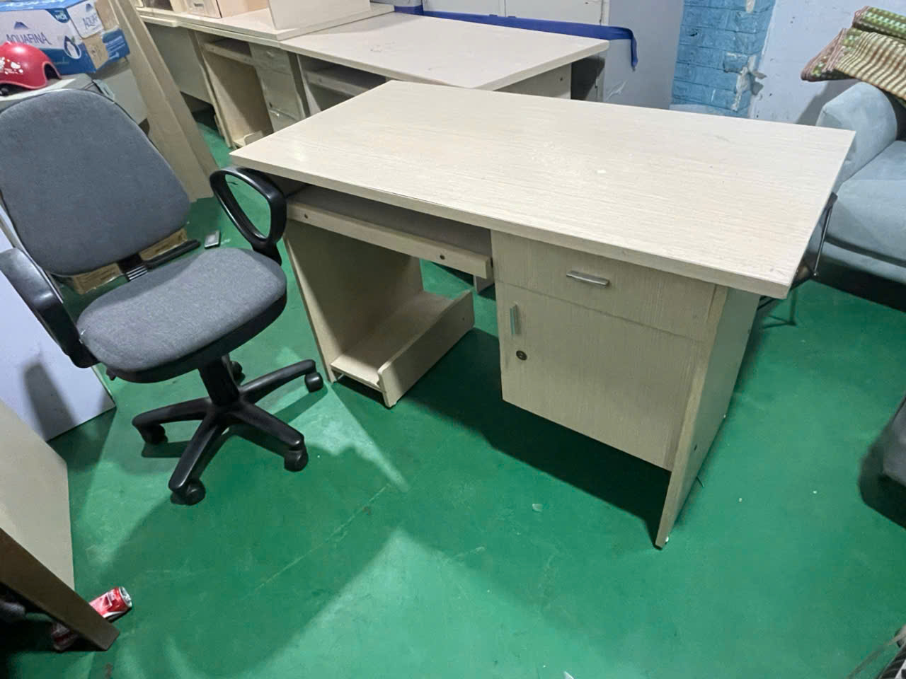 Bàn Máy Tính Gỗ Công Nghiệp Liền Hộc Tủ